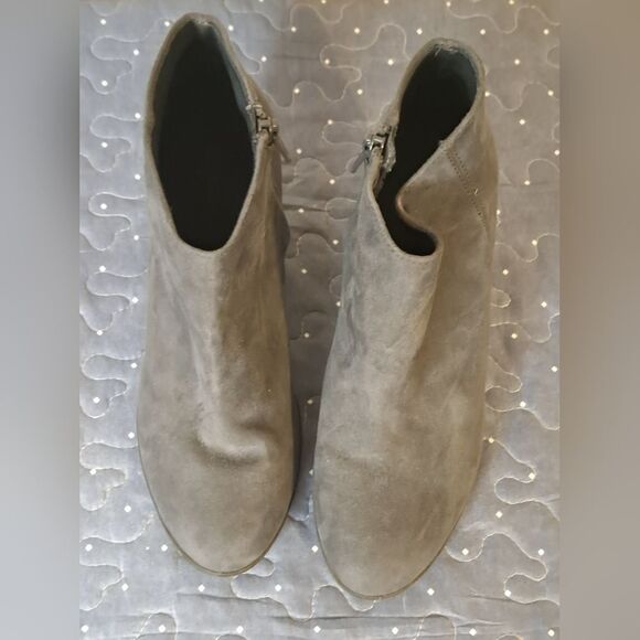 Old Navy ankle heeled boots size 8 - Picture 2 of 6